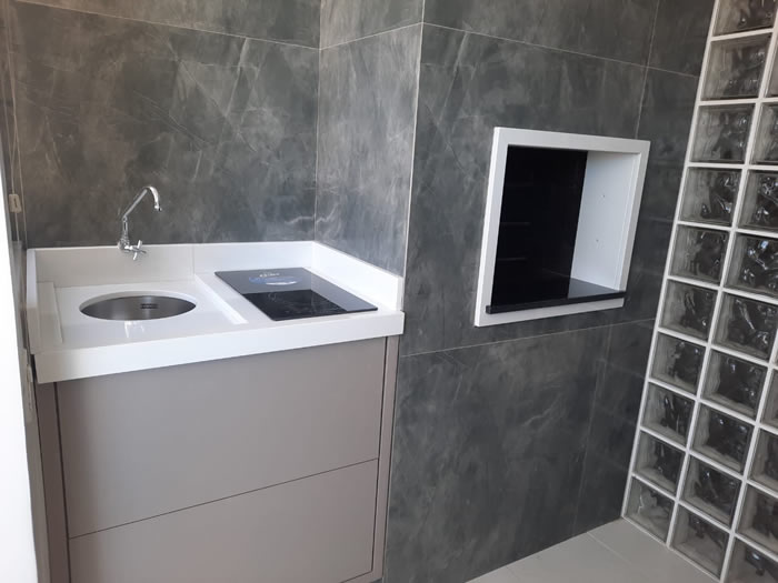 Pia e churrasqueira  no branco prima e são  Gabriel